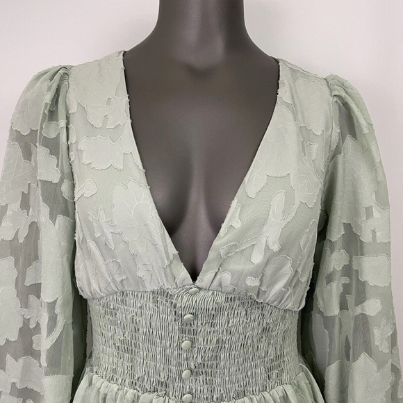 Lulu's Green Plunge Neck Bishop Sleeve Sundress - Picture 5 of 11